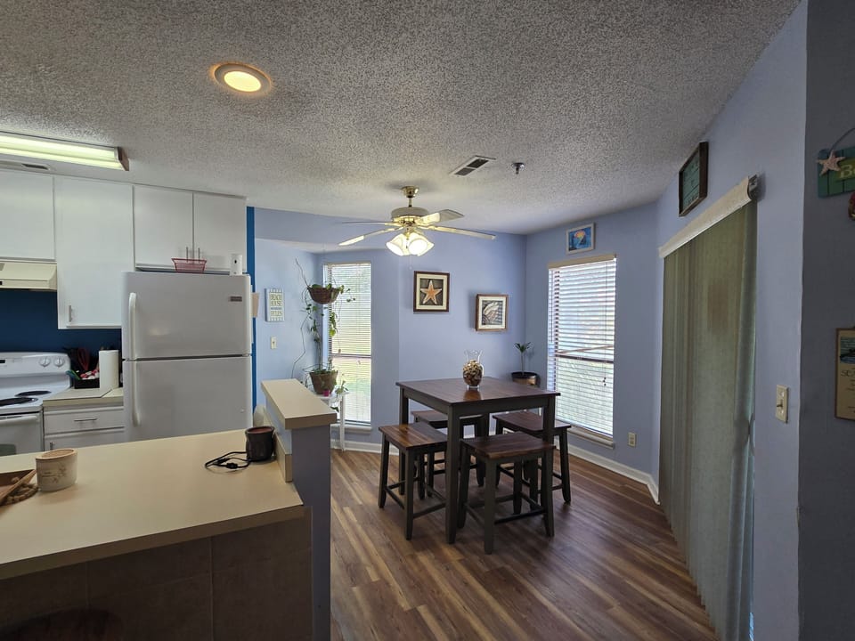 Kitchenette Area