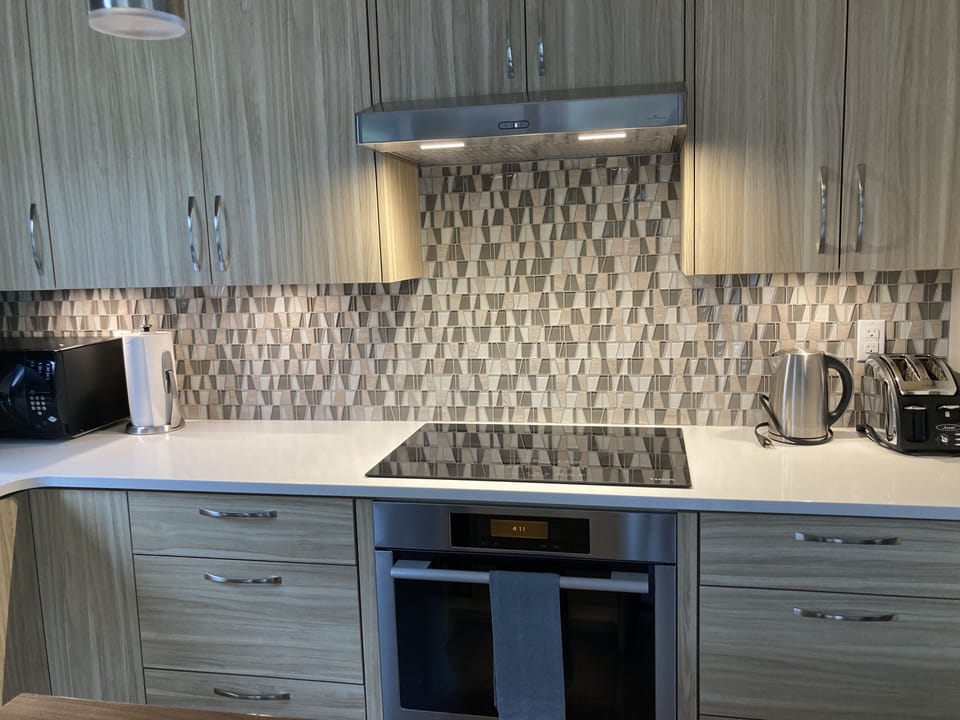 Kitchen stove and cook top