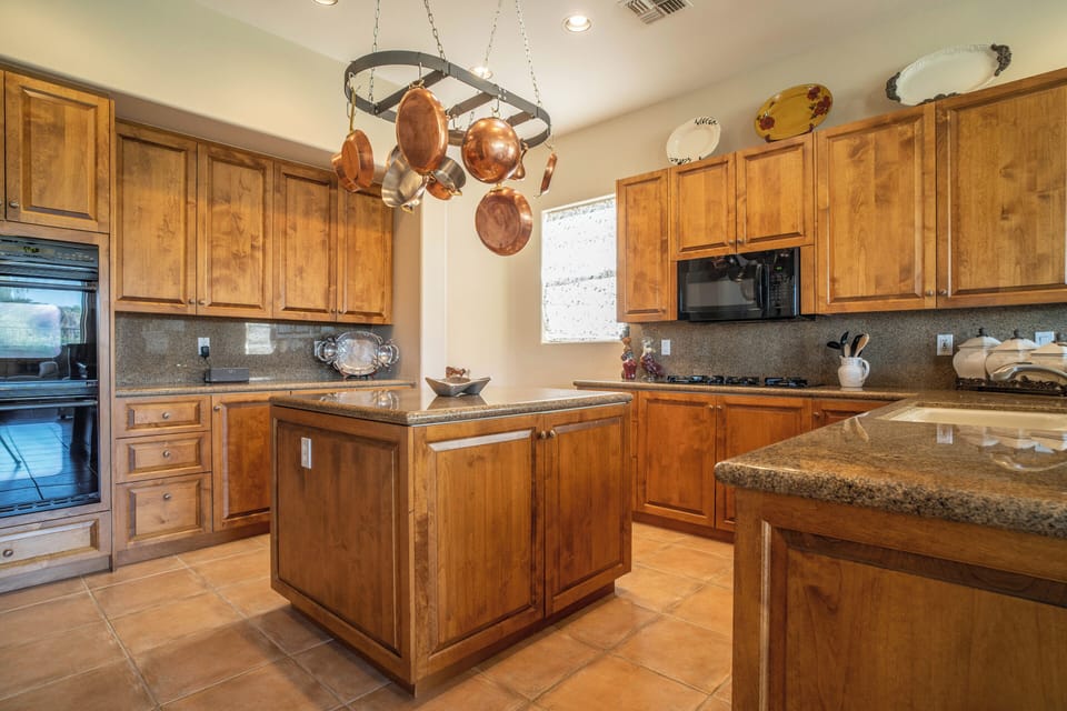 Chef's kitchen with everything you need to entertain