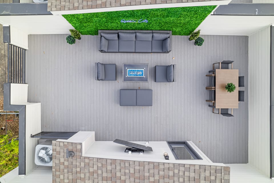 Private rooftop deck
