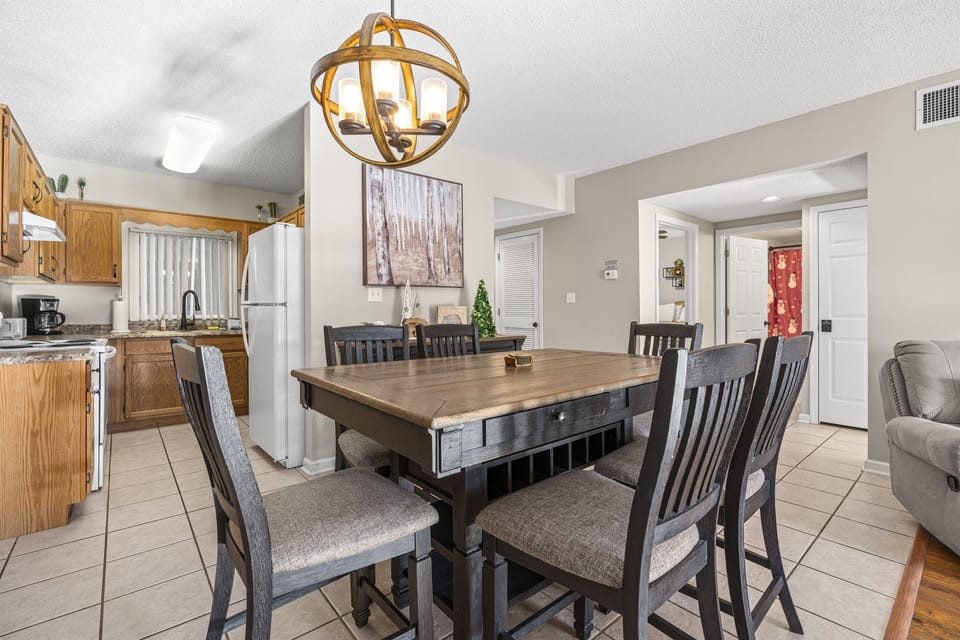 Dining area for 6.