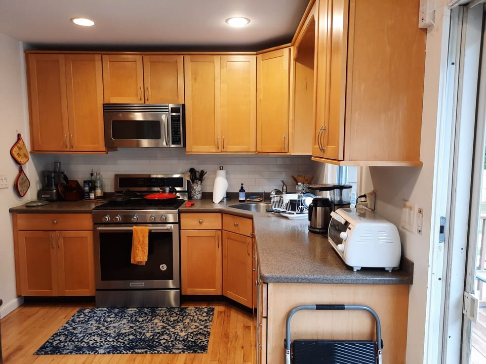 fully equipped kitchen-we are big cooks!