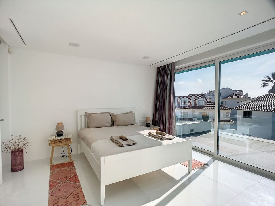 1 Bedroom: White Bedroom Suite with bathroom attached, closet, private terrasse