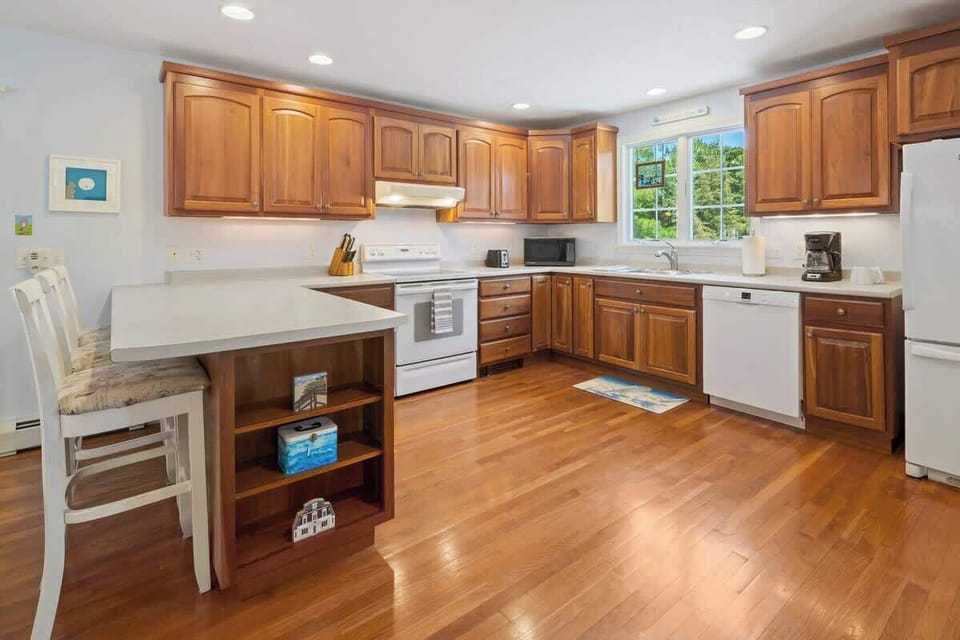 Spacious eat in kitchen with brand new dishwasher