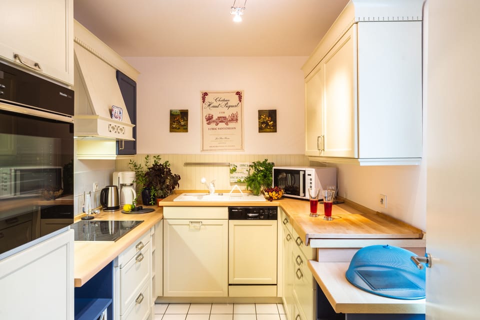 Fully equipped kitchen with large window