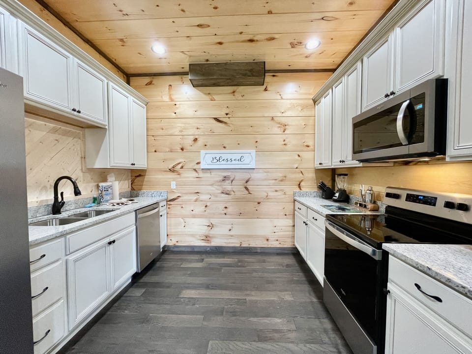 Indoors, Appliance, Microwave, Oven, Hardwood