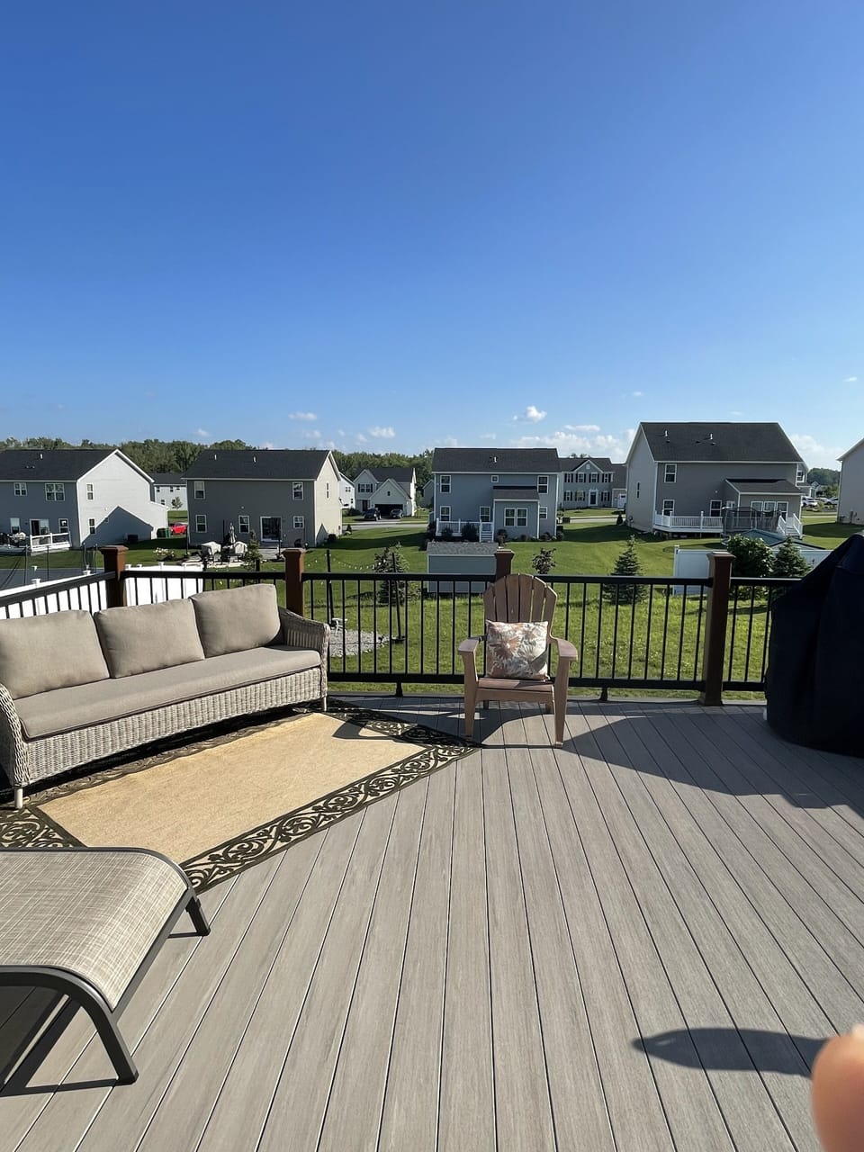 20x16 deck with seating 