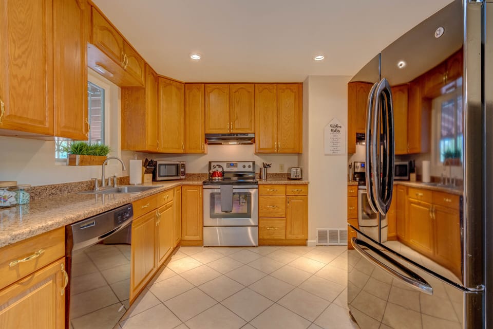 Kitchen fully equipped!