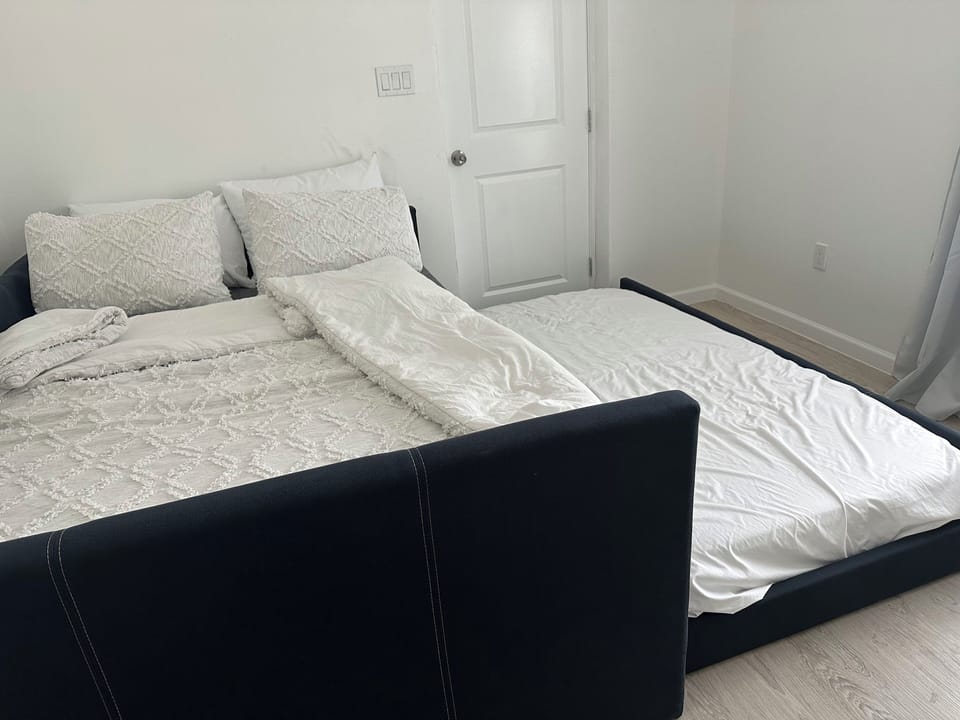 Trundle guest bedroom