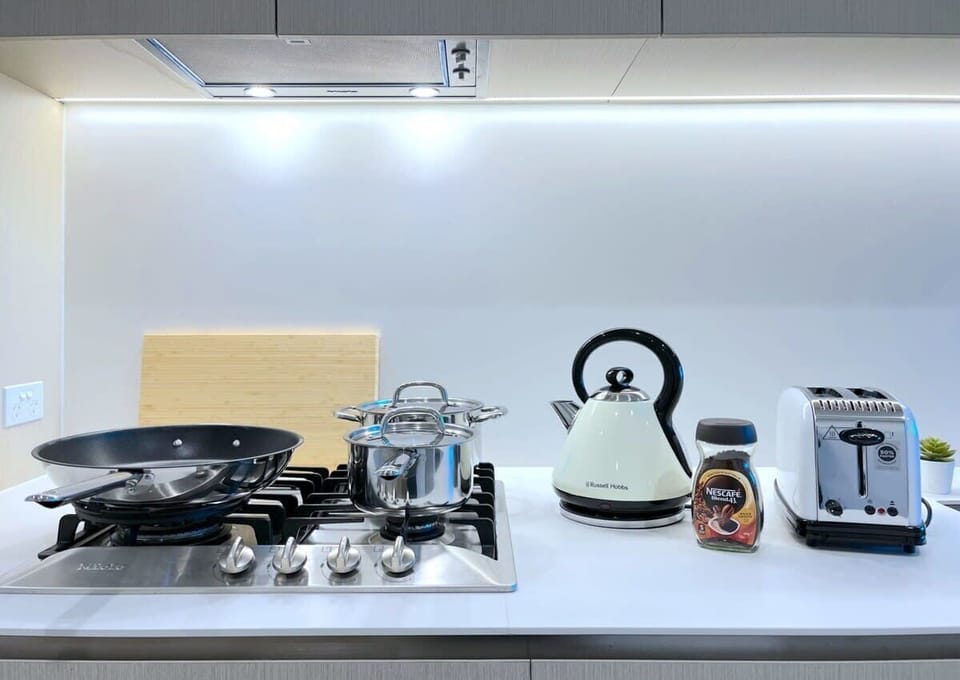 Full equipped open kitchen