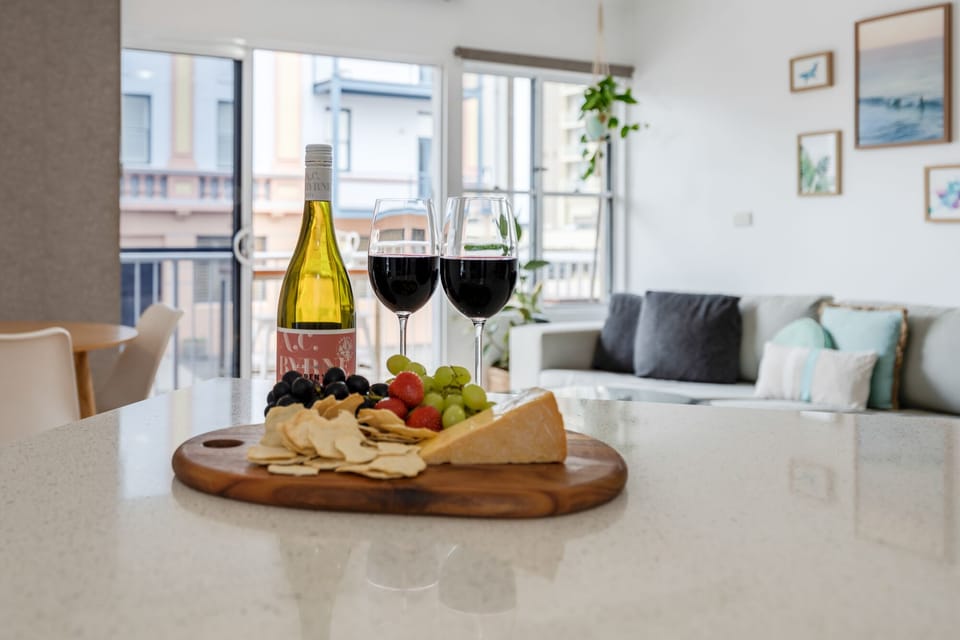 Entertainers delight! Bottle of quality wine gifted to every booking!!!