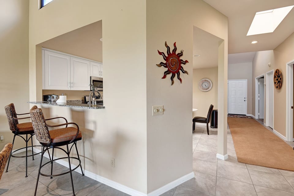 KITCHEN BAR TOP