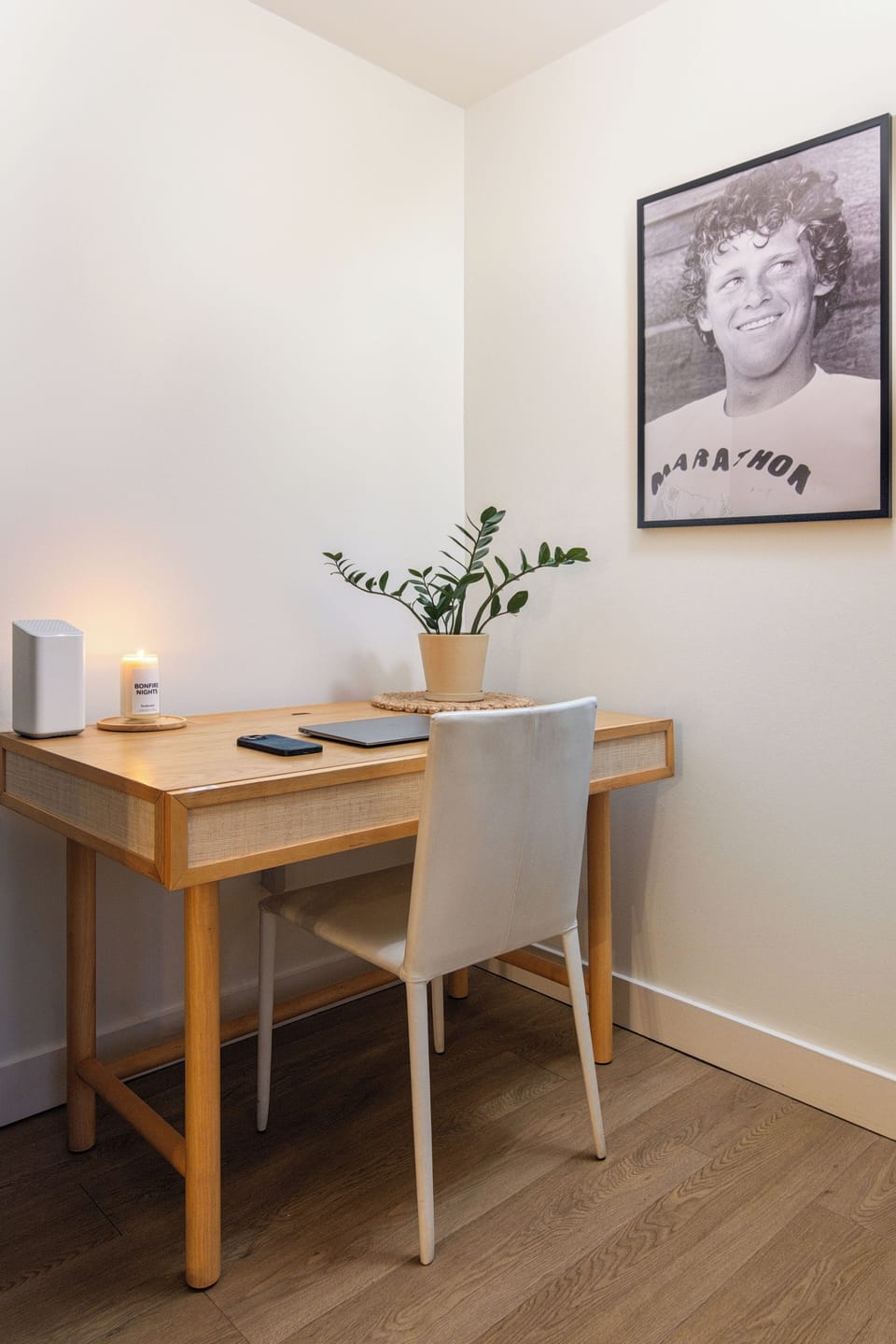 Perfect work space for office tasks. 