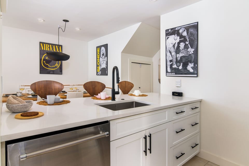 Spacious and modern kitchen. 