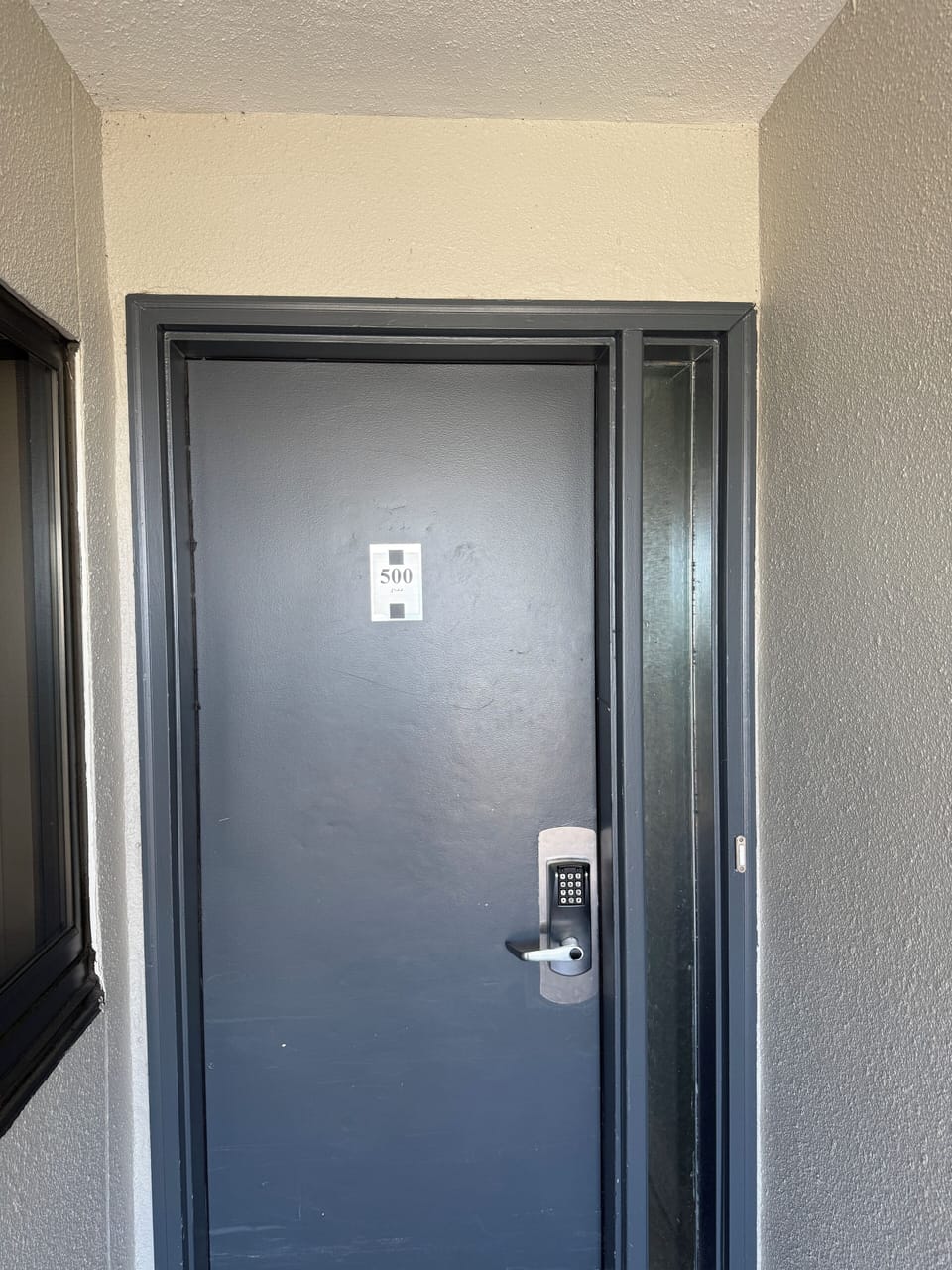 Door to unit 500