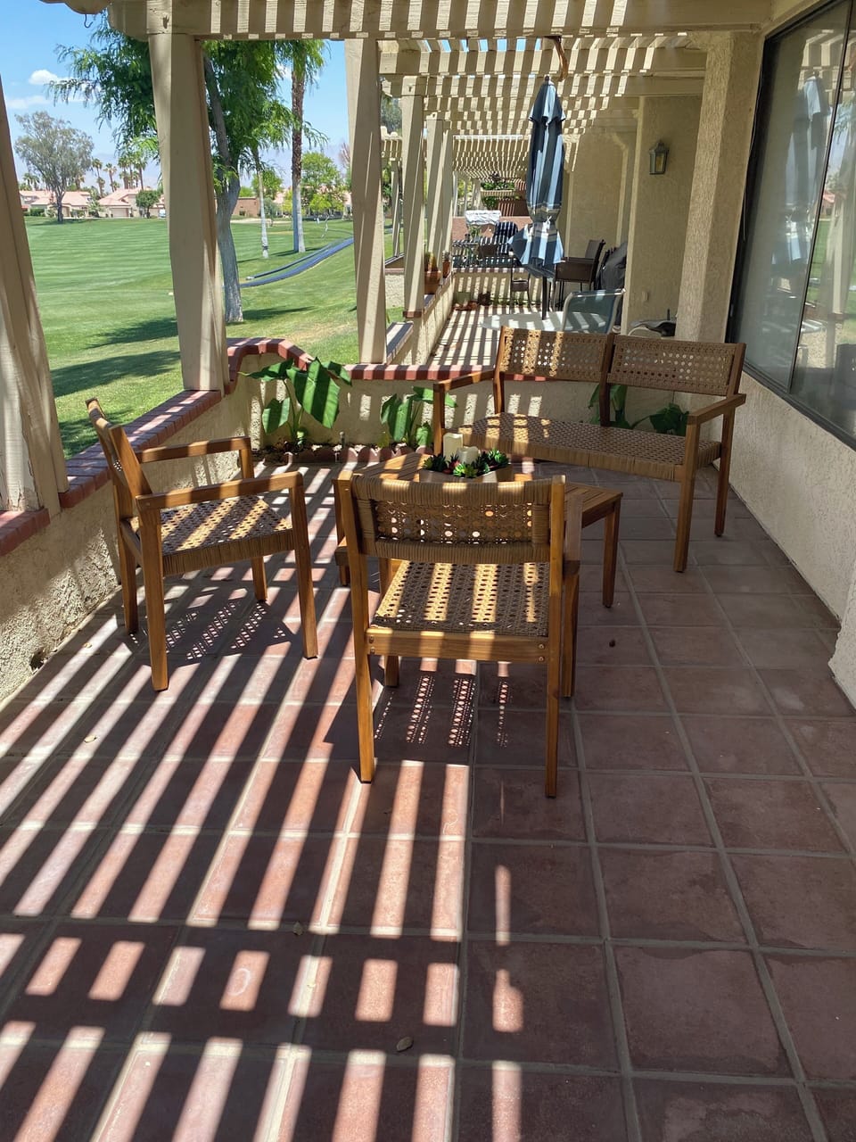 Outdoor dining