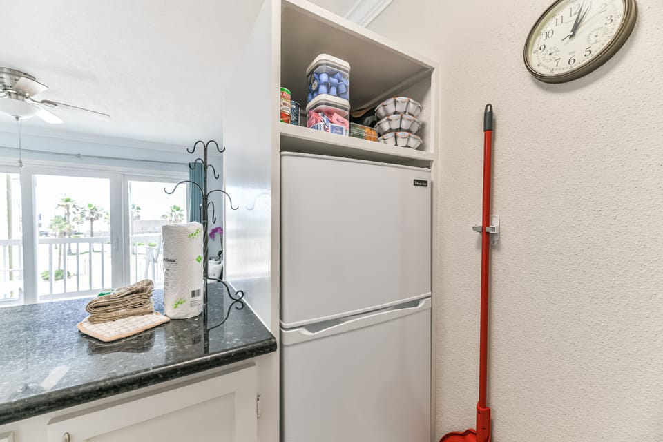 FULL SIZE REFRIGERATOR