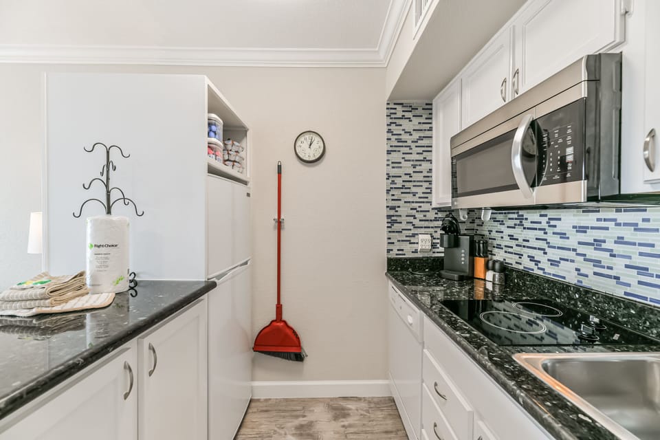 GREAT UPDATED KITCHEN