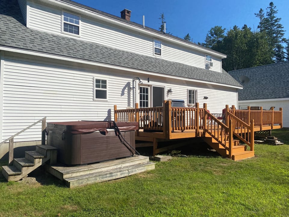 Hot tub and back porch