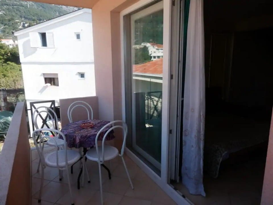 Balcony 2