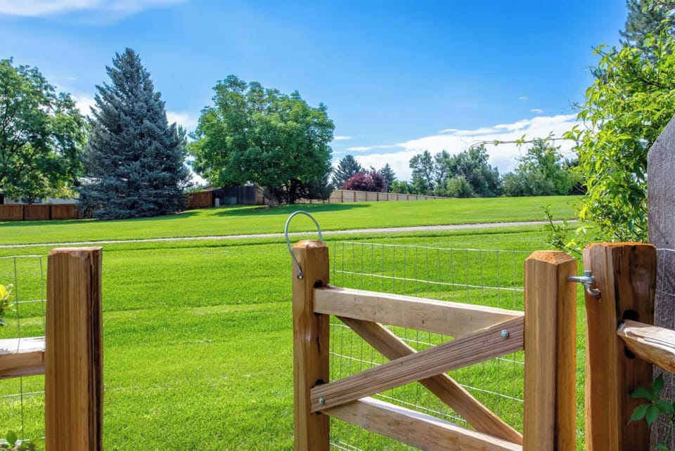 Back gate opening to park