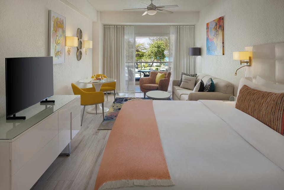 Unit with 1 King Bed