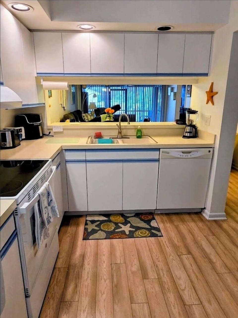 Fully Equipped Kitchen; New Stove