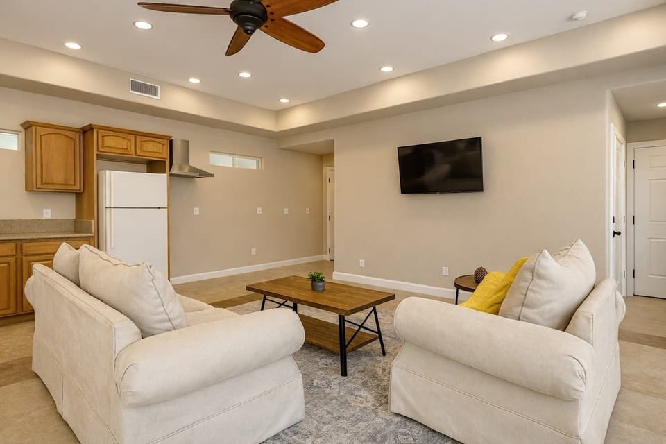 Guest house living area with Smart TV and extra space for relaxing
