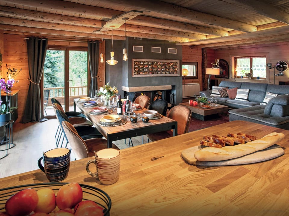 Dining/Lounge
