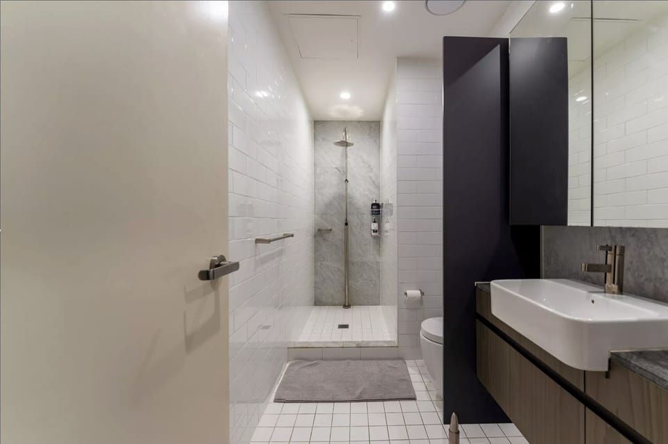 2nd bathroom