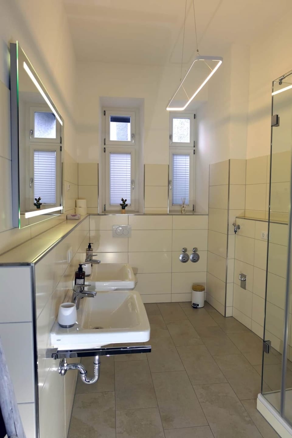 04 Badezimmer 1