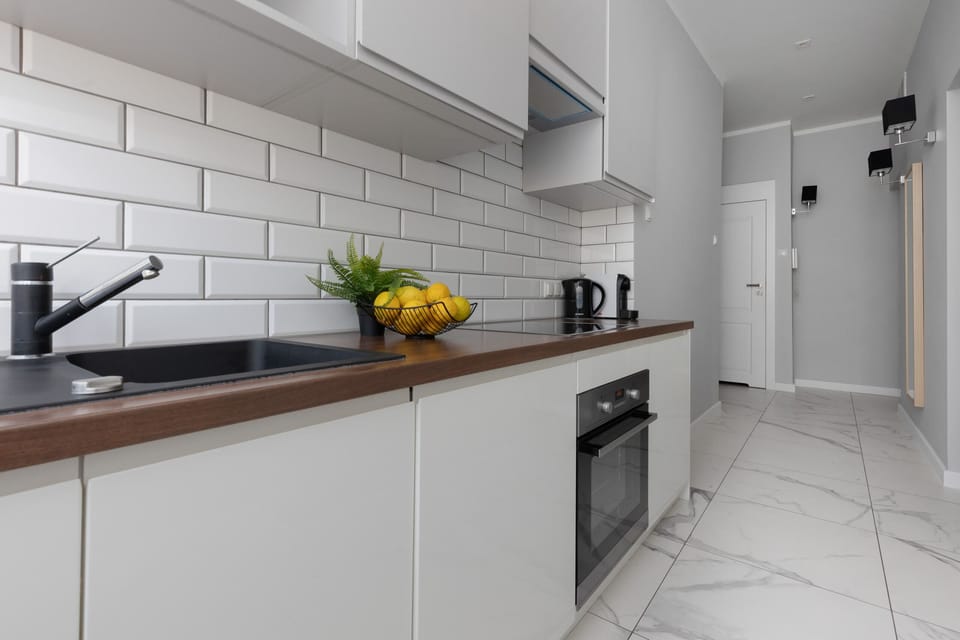 Fully equipped kitchenette. 