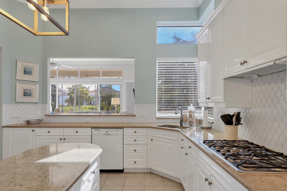 015Absolute Tranquility by FVC - Kitchen