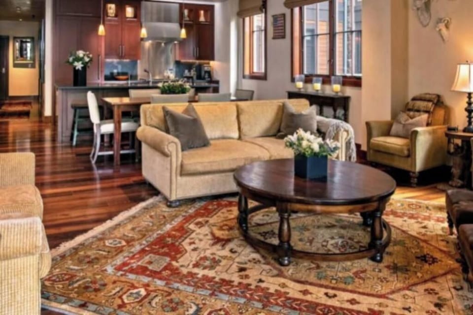 Solaris 3 Bedroom - Decor varies