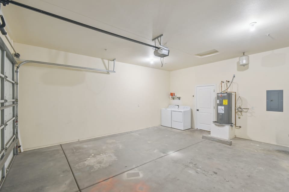 Garage | Washer + Dryer