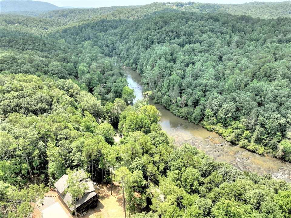 Access to the Coosawattee River is only 150 yards away. 