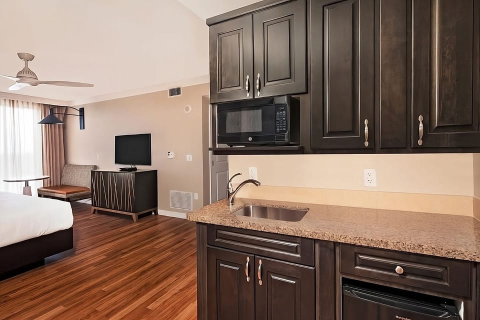 Start mornings with easy snacks in the convenient in-room kitchenette.