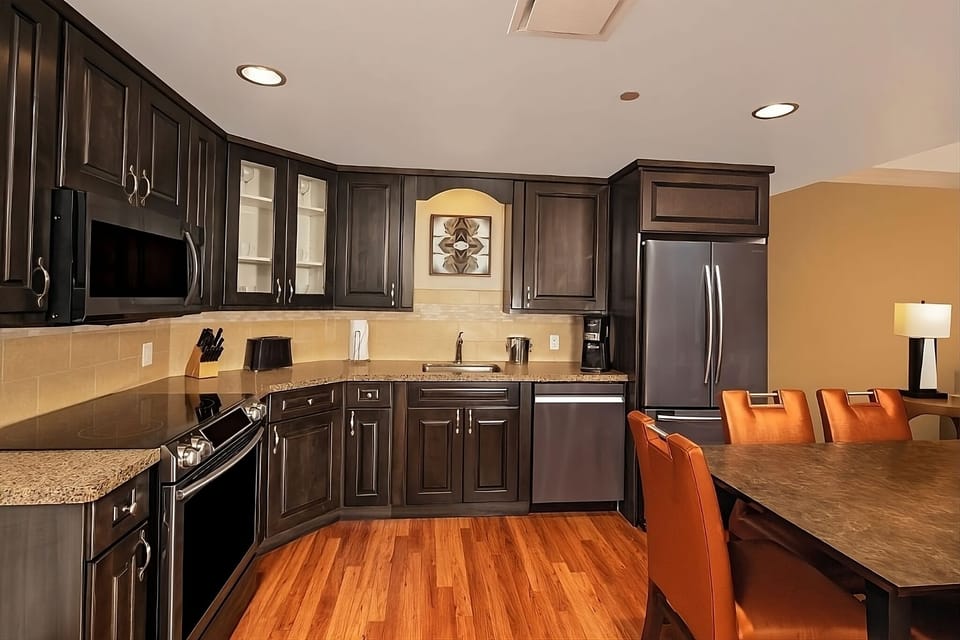 Cook with ease in a sleek, fully equipped kitchen.