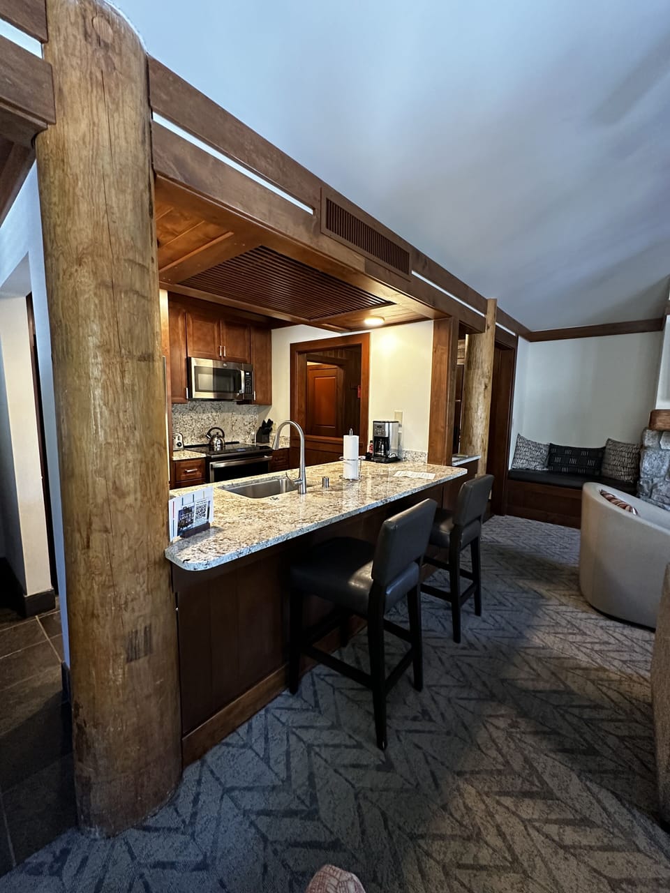 Breakfast bar