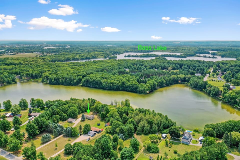 Location of home (Close to Bass lake) - Outdoor Oasis: Scenic views of Bass Lake await just steps from your doorstep! Perfect for adventure!