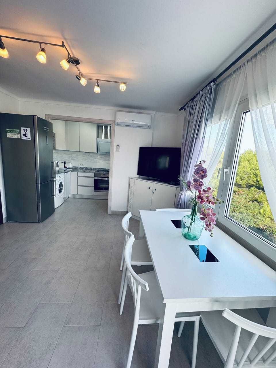 Fully equipped kitchen to prepare fresh Mediterranean meals using local seafood,