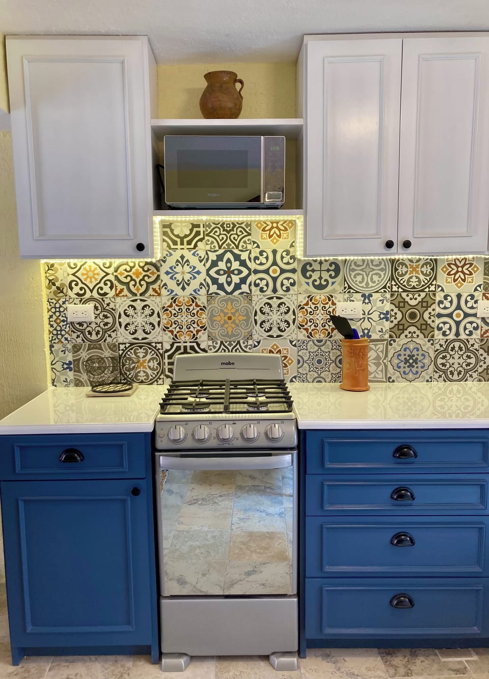 Newly renovated, fully equipped kitchen. Microwave, gas stove, condiments, etc.