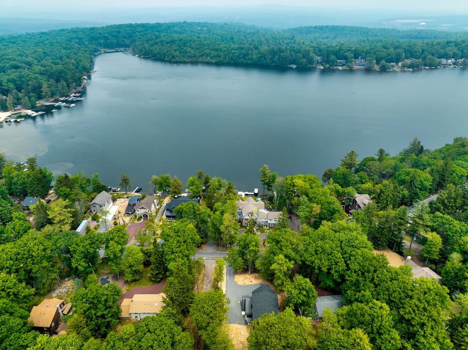 Can't Beat the Views!
Ariel View of Lake Harmony and Lucky Buck.