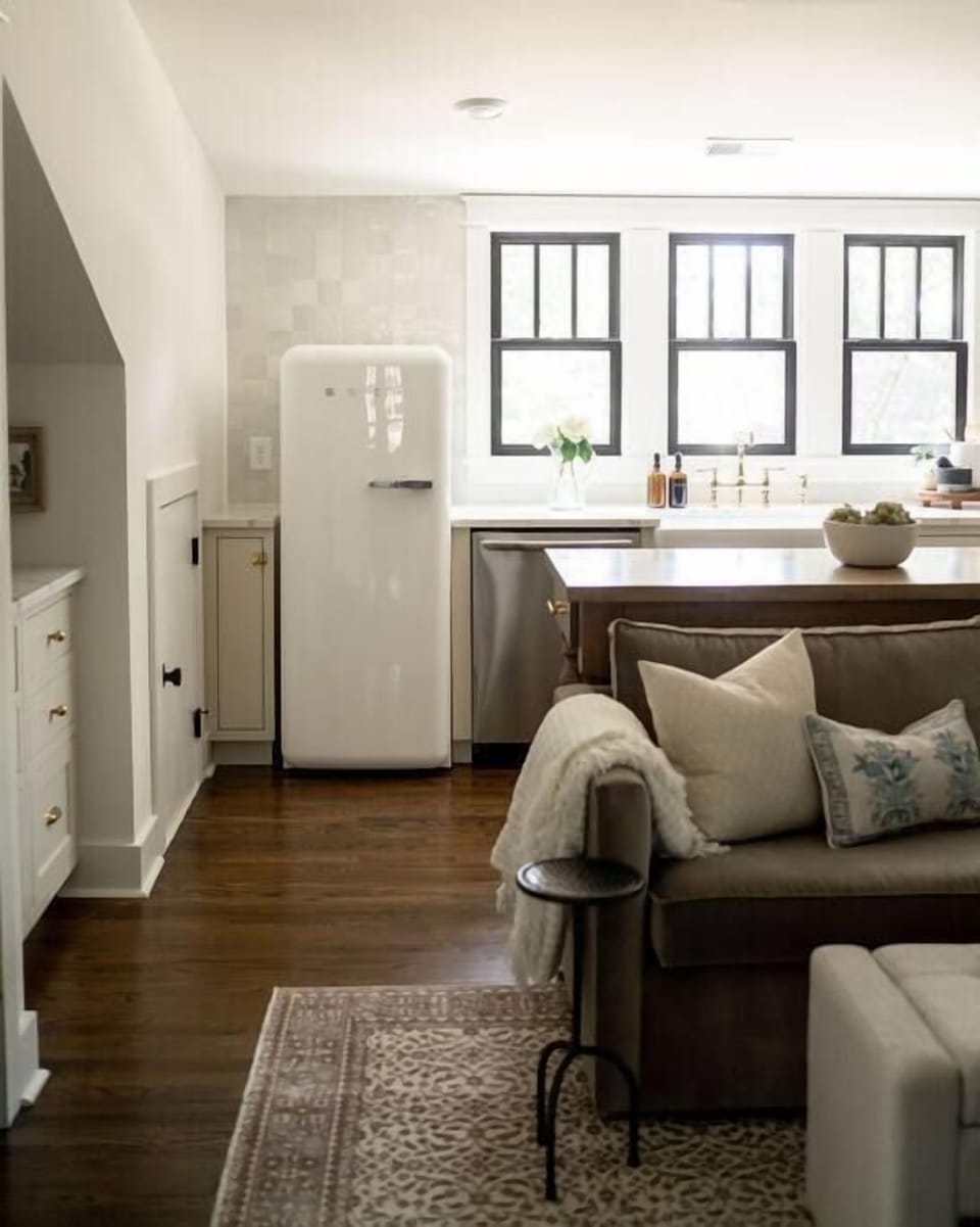 “Great value!! The place looked like hgtv decorated it! Highly recommend!” - Abby ’23