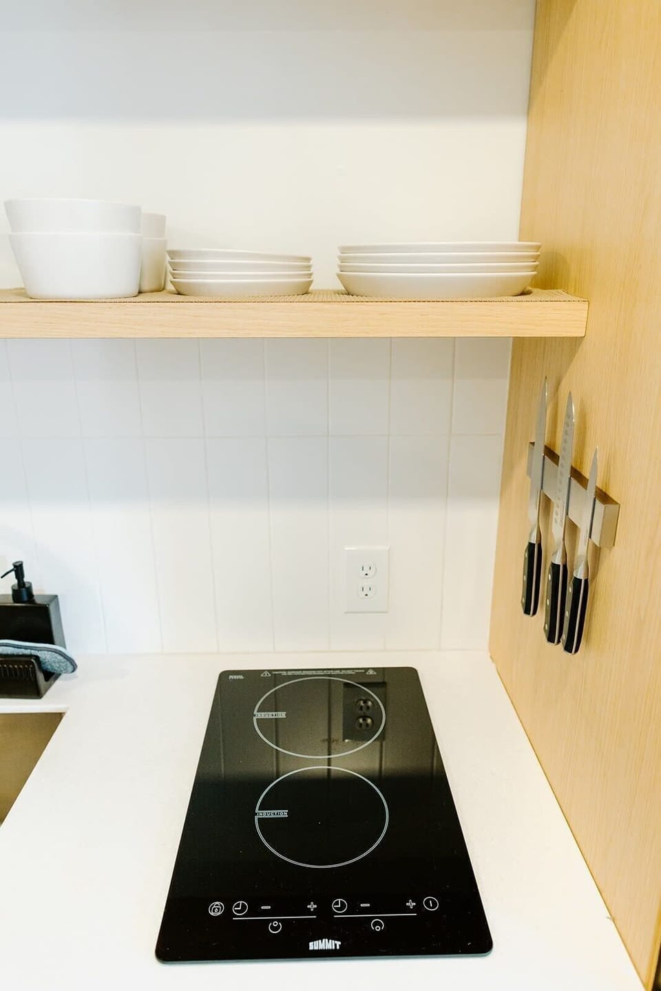 Stove Top w/ Heat Inductive Kitchenware