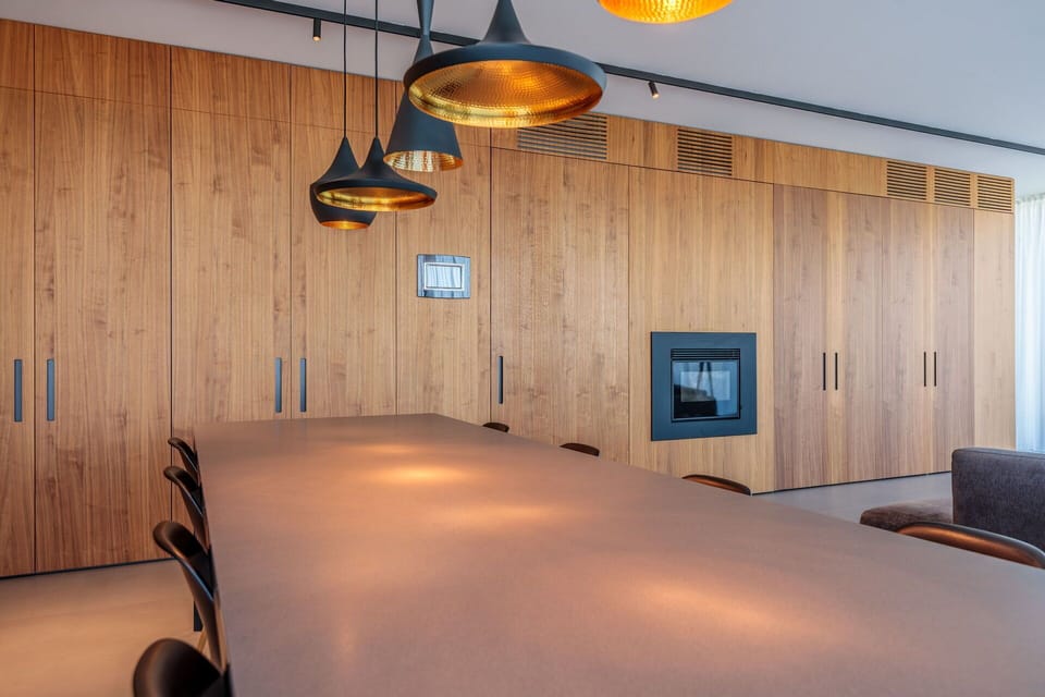 Wood, Comfort, Building, Interior Design, Architecture, Lamp, Floor, Wall, Hardwood, Flooring