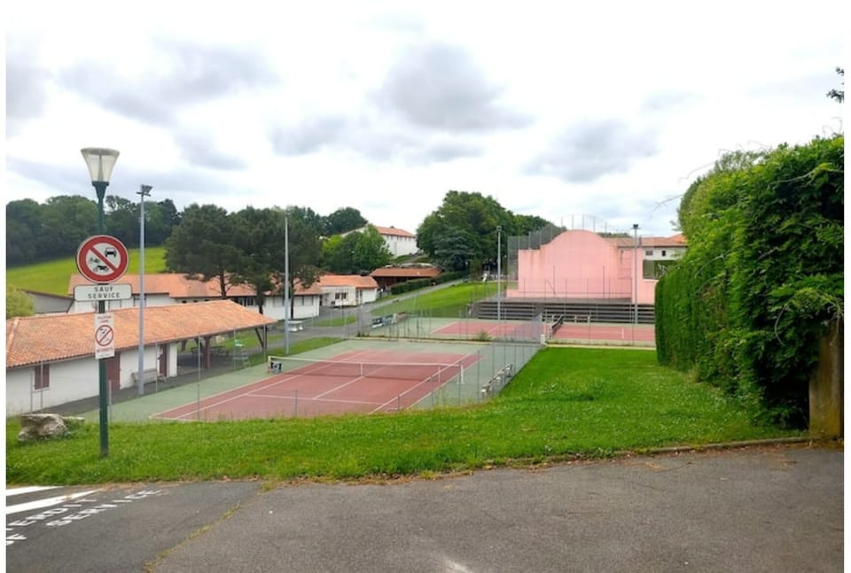 Sport court