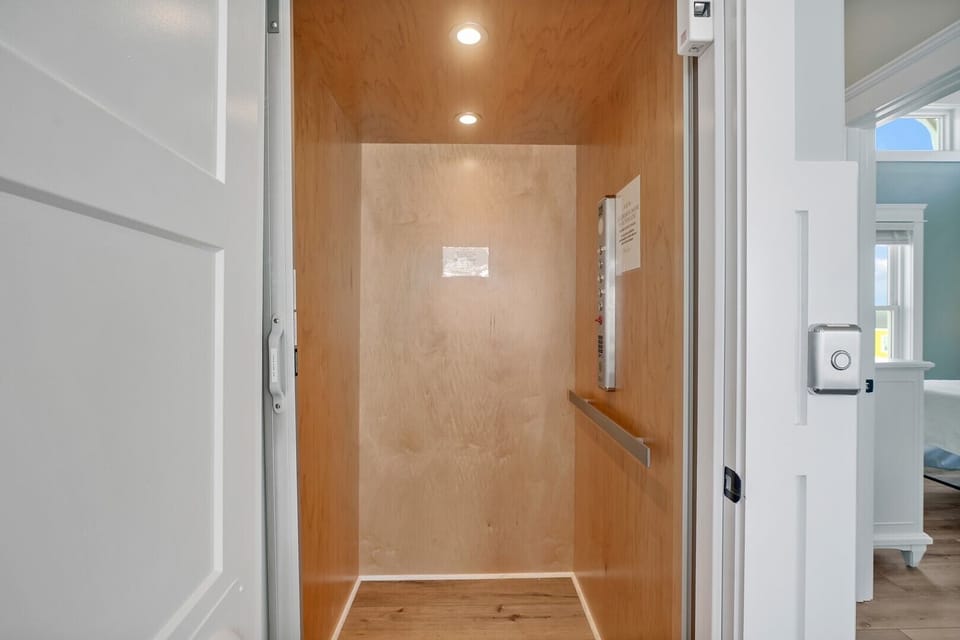 Elevator
CG 9.1.23
