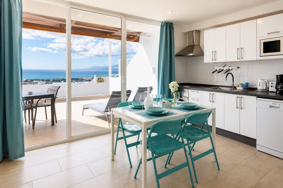 Patio,Dining area,Sea view