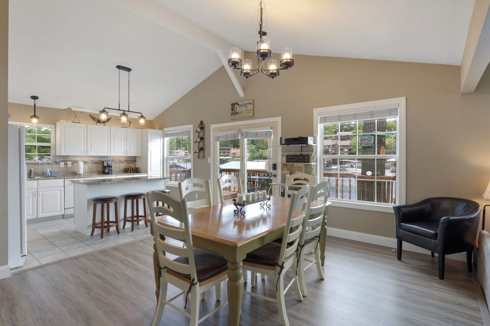 Dinning room between kitchen and living room.